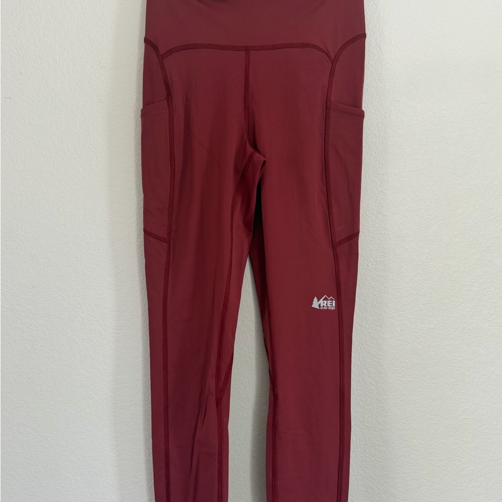 REI Co-op Women Size M Burgundy High Waist Leggings Side Pockets Outdoor